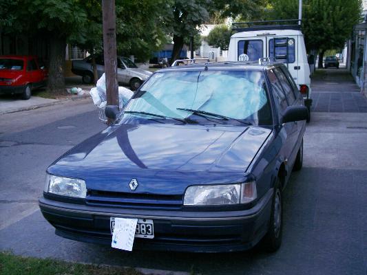 Renault 21 nevada gtx full en Versalles