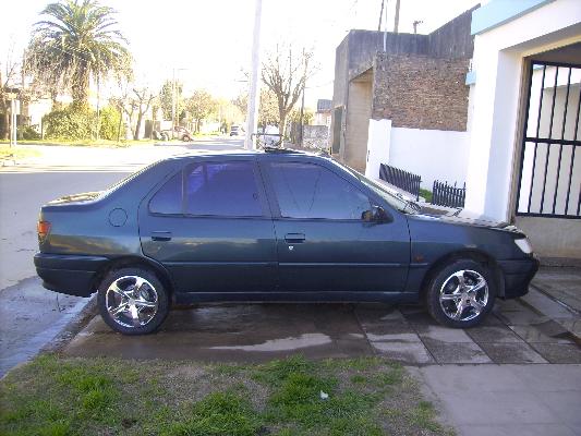 Peugeot 306 STD 1.9 en Luj�n