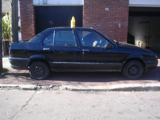 Renault 19 RE en Villa Devoto
