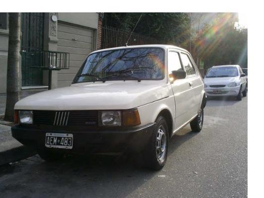 Fiat 147 Vivace en Villa Urquiza Fiat 147 Vivace en Villa Urquiza