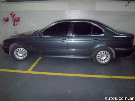 BMW Serie 5 523 IA en Barrio Norte