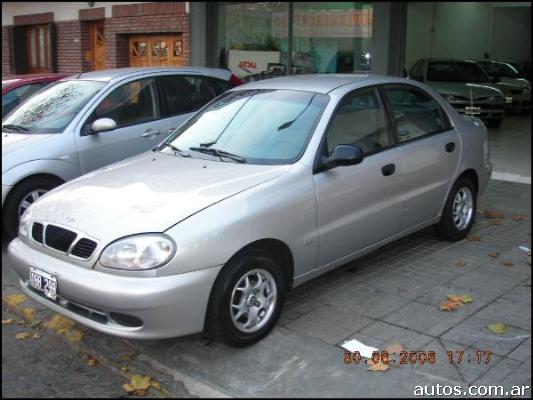 $ARS 25000, Daewoo Lanos 1.5 nafta autos en San Isidro. modelo 1999 - 160000 