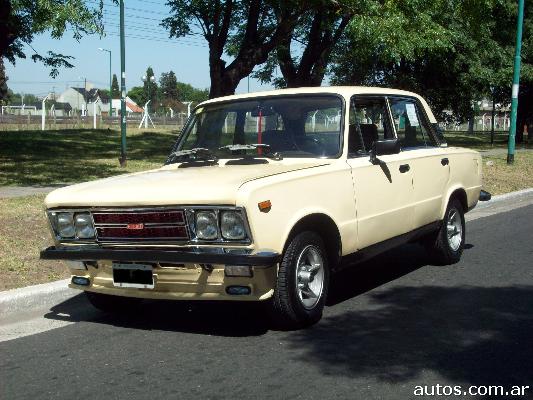  ARS 13600 Fiat 125 berlina autos en Alte Brown