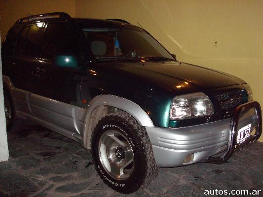 Suzuki Grand Vitara 2000. Suzuki Grand Vitara 2.0 nafta