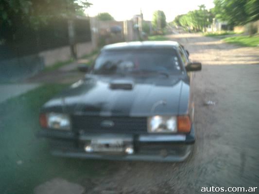 24 autos Ford Taunus tuning