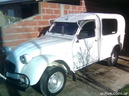 Citroen 3cv. Citroen 3CV Furgon en Dolores