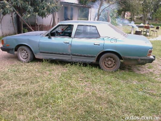 Mazda 929 sedan 4 puertas en Pilar
