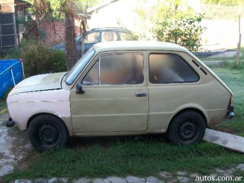 Fiat 133 sedan en Malvinas Argentinas