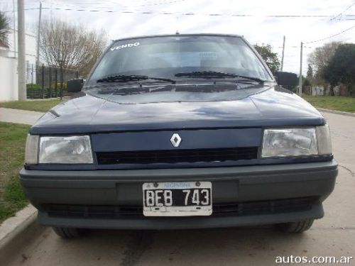 Renault 9 RL base en Crespo 