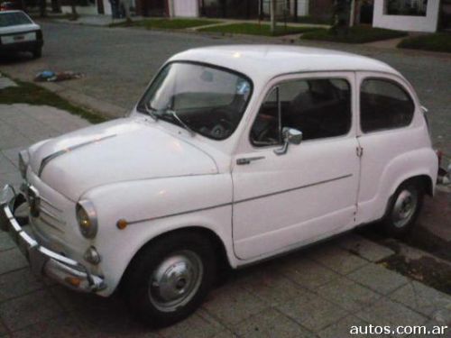 Auto Fiat 600 D en Mar del Plata cerrar