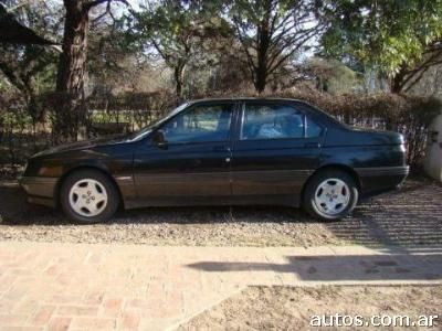 Alfa Romeo 164 en Villa General Belgrano