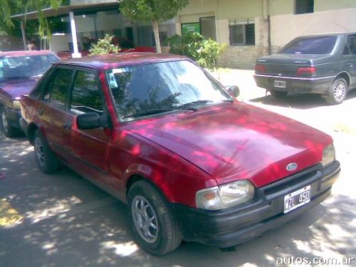 Ford Escort 1.6 GL 4P en Moreno