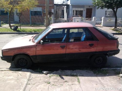 Renault 11 berlina en Quilmes