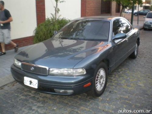 Mazda 929 sedan 4 puertas en Parque Chacabuco