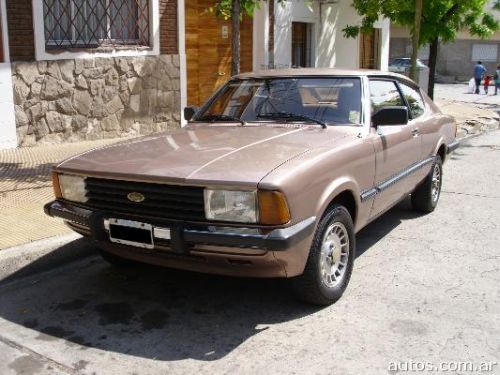 Ford Taunus Coup Taunus Ghia en Parque Chacabuco