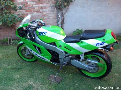 Honda zxr automobil